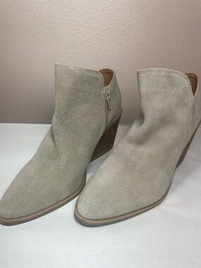 Lucky Brand Western Boho Suede Ankle Booties Taupe Stacked Heel 7.5